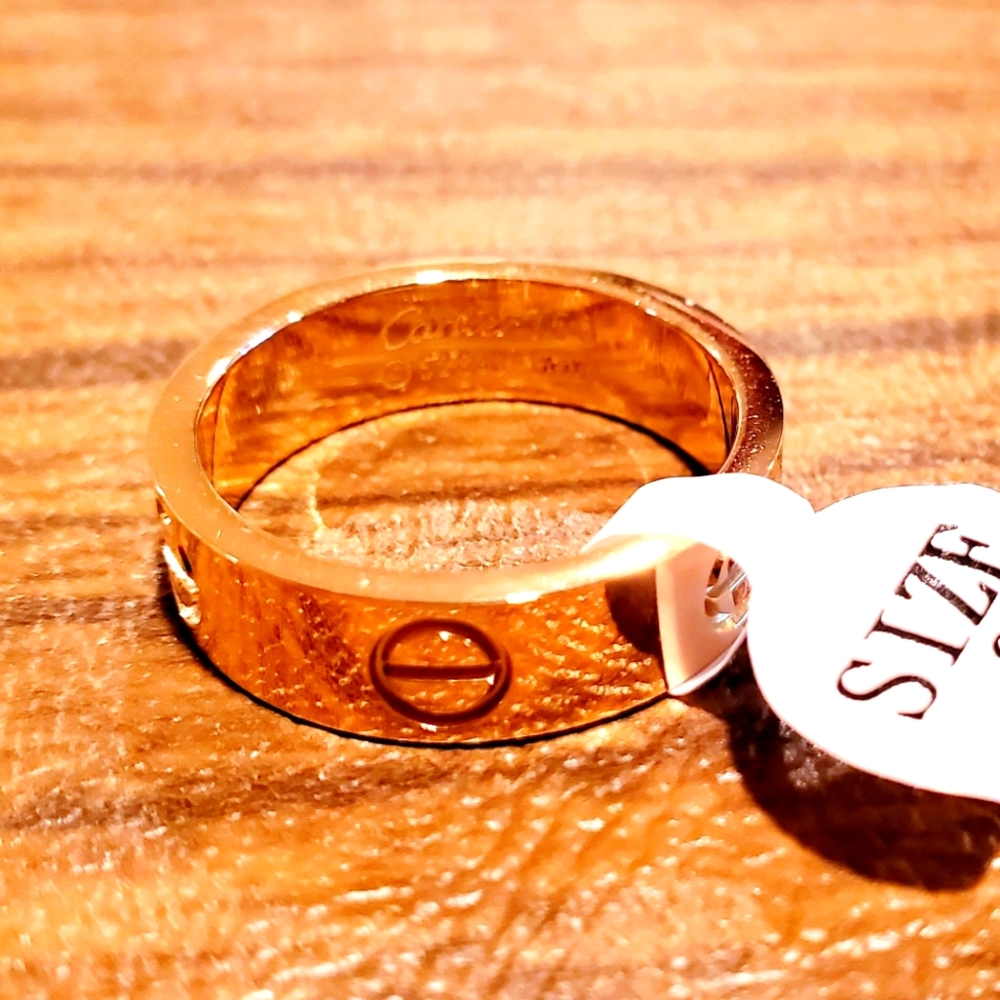 New Costume Jewel Love Ring Stainless Steel Gold Tone Size 9